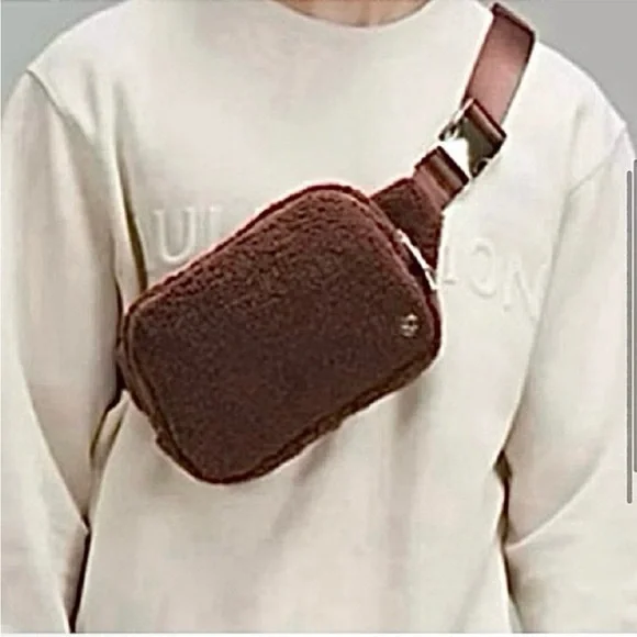 NWT- Lululemon Everywhere Belt Bag Large 2L Brown Fleece - Picture 2 of 13